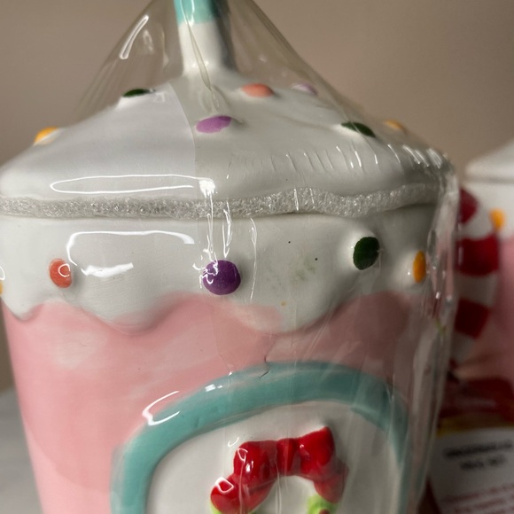 NWT Mr. Christmas Pink Gingerbread House Mug w/Topper - Picture 4 of 4